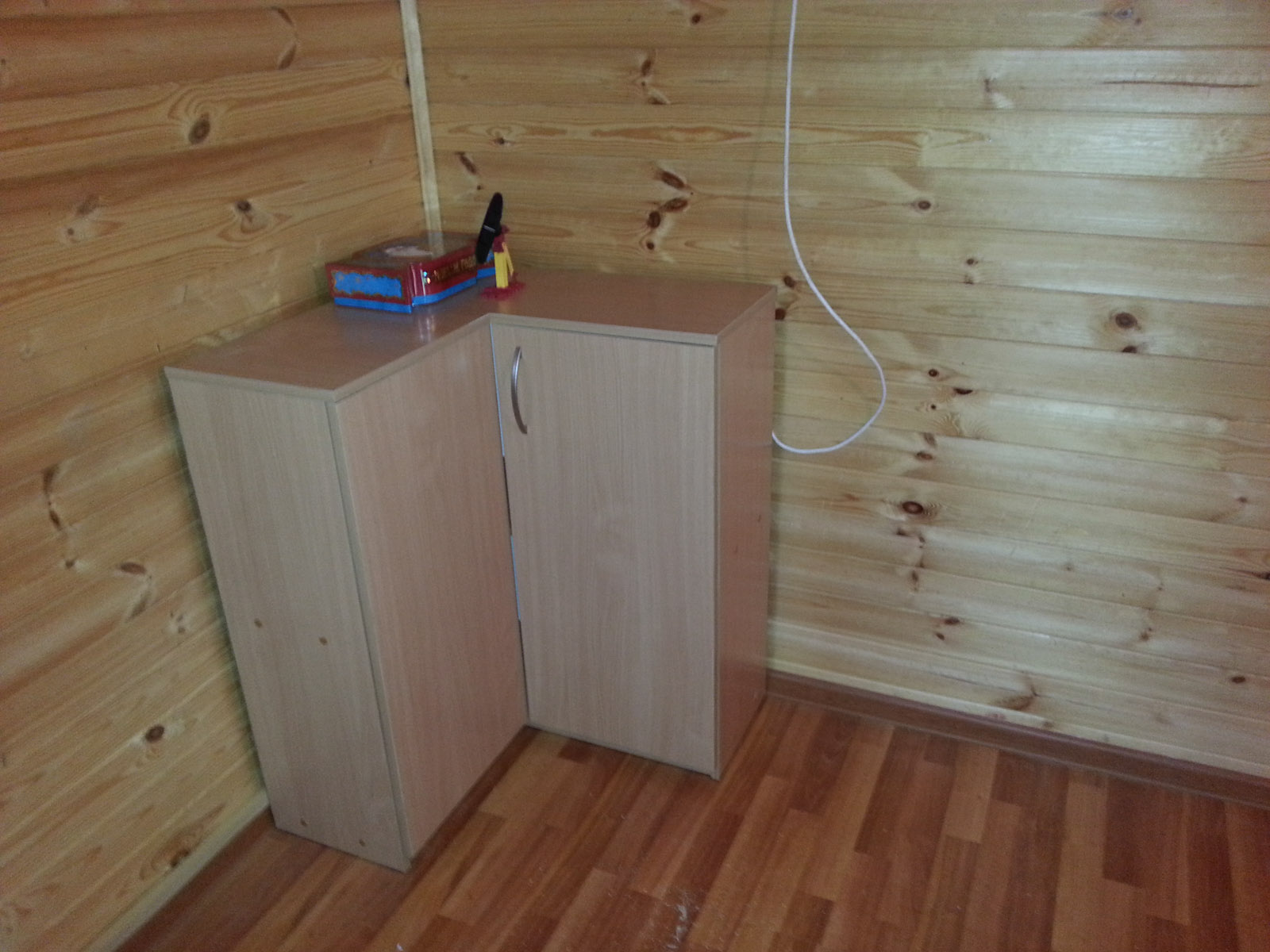 различная мебель, тумбы, шкафчики